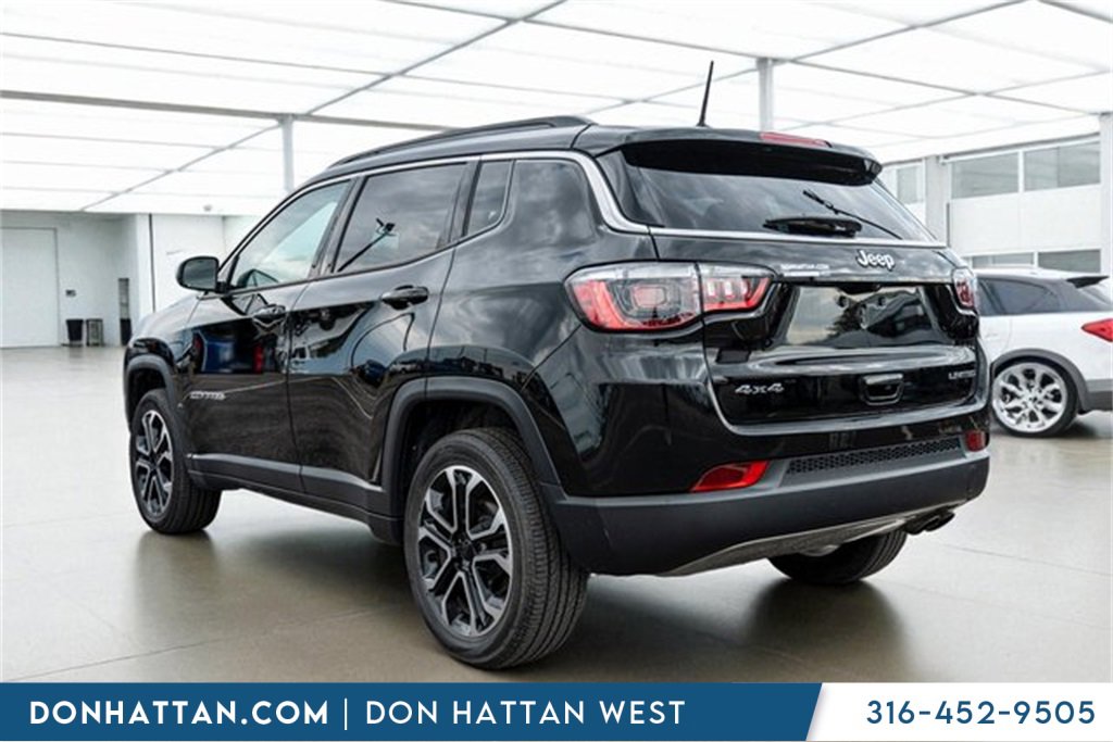 Used 2022 Jeep Compass Limited image 32