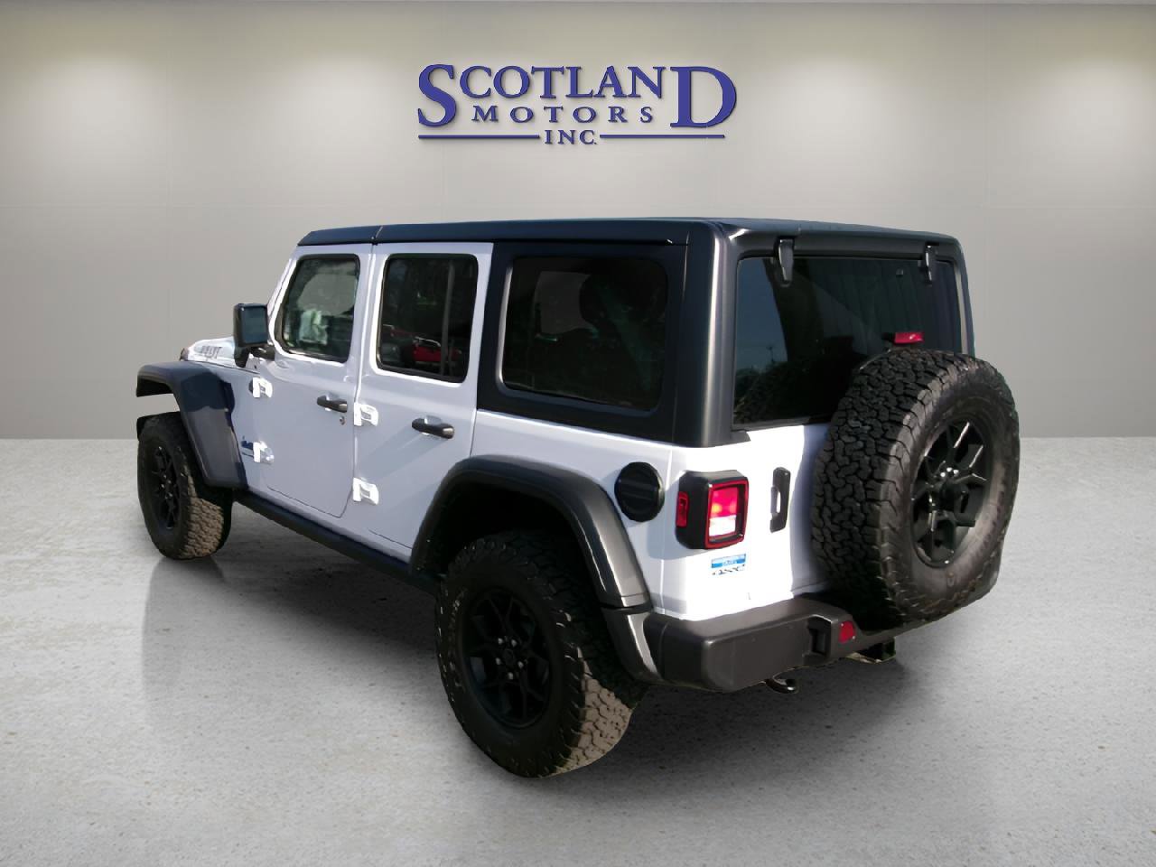 Used 2025 Jeep Wrangler Sport S AWD/4WD image 8