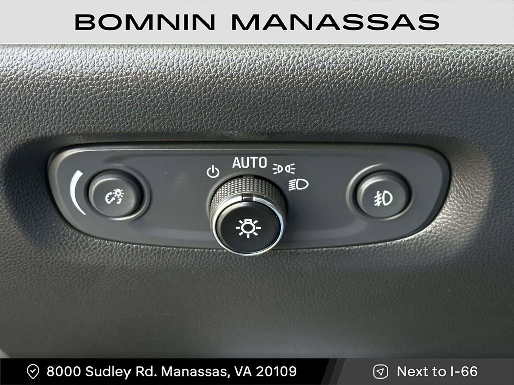 Used 2021 Chevrolet Traverse LT image 27