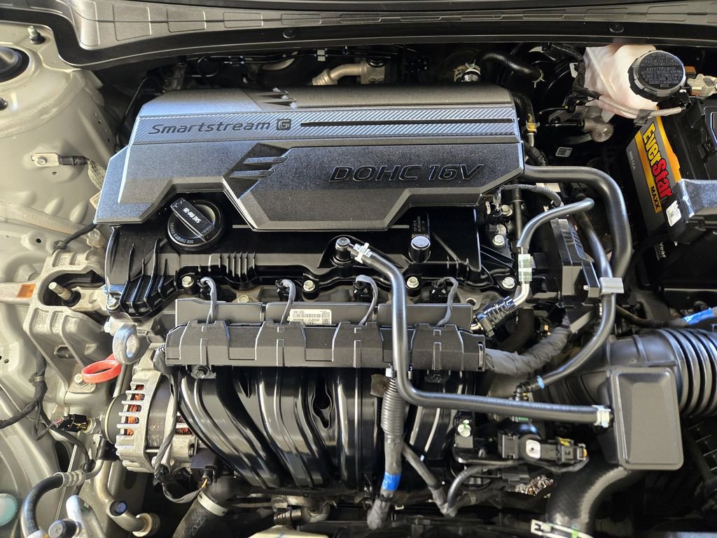 Certified 2021 Hyundai Elantra Limited w/ Cargo Package image 30