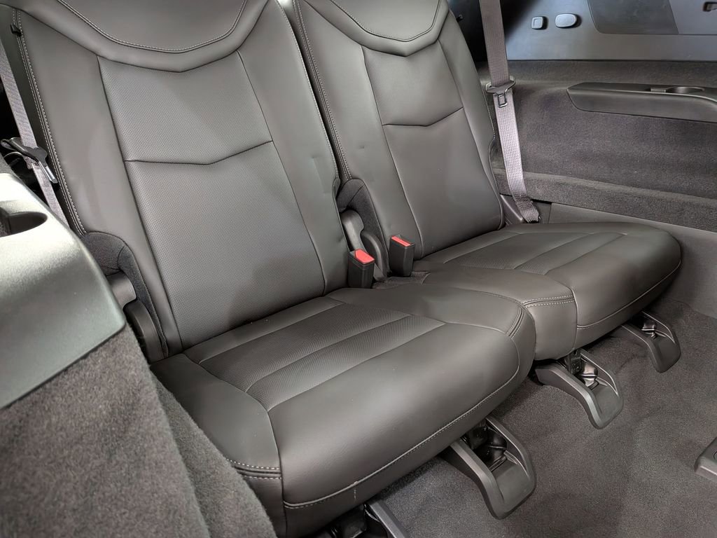 Used 2023 Cadillac XT6 Sport w/ Technology Package image 35
