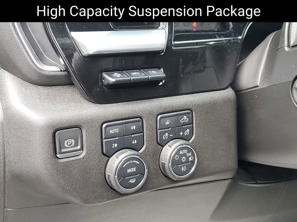 Used 2022 Chevrolet Silverado 1500 High Country w/ Technology Package image 11