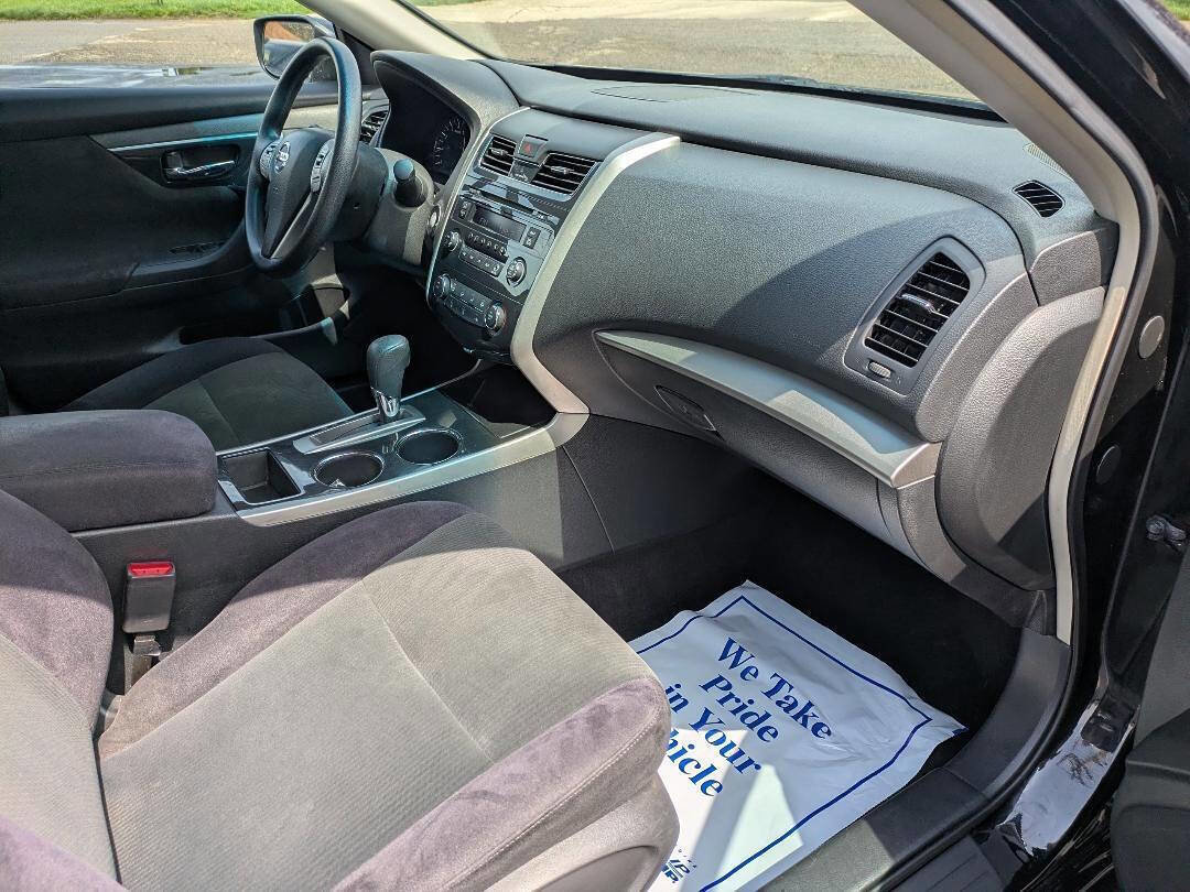 Used 2013 Nissan Altima 2.5 S FWD image 14