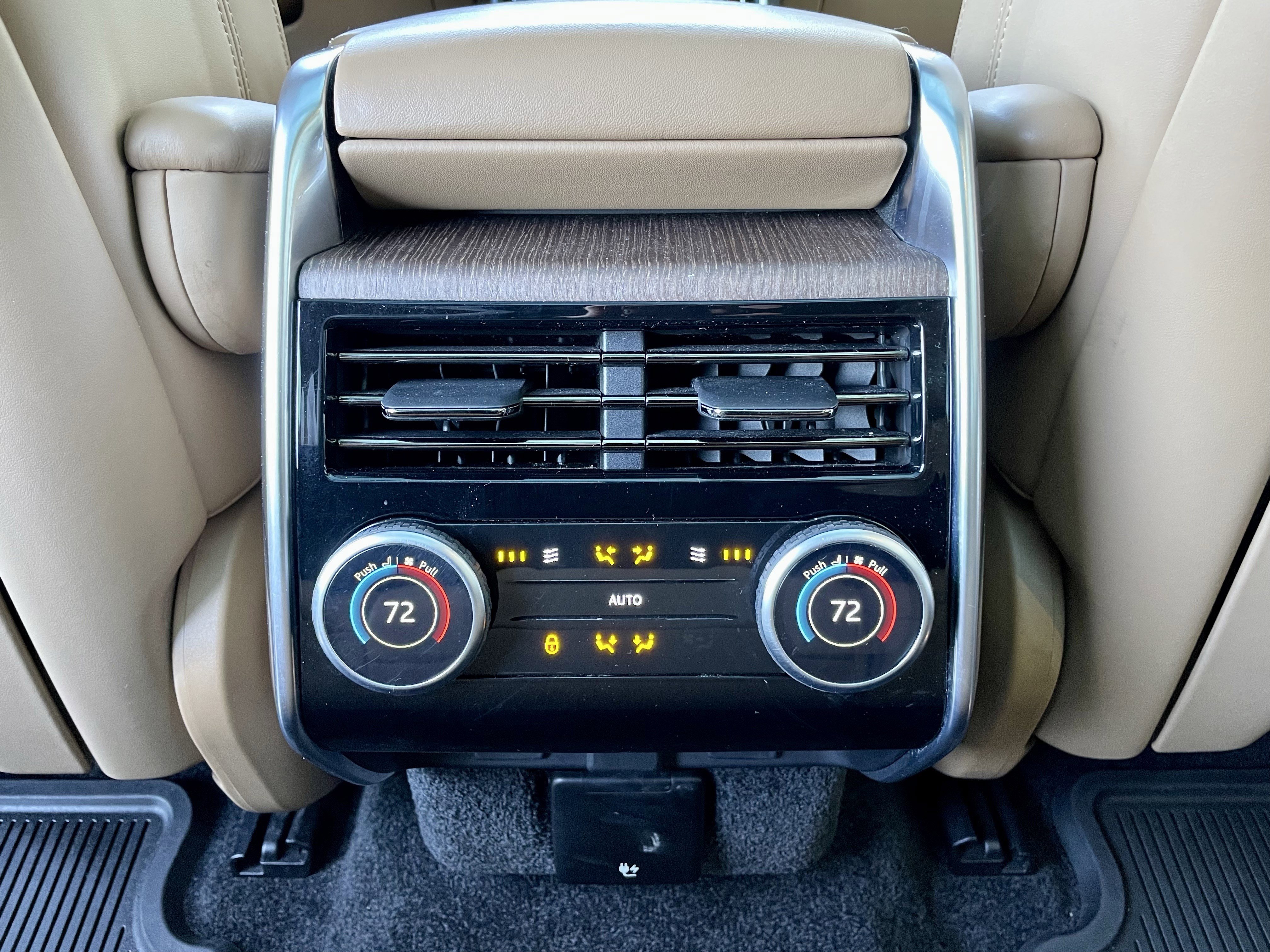 Used 2022 Land Rover Range Rover SE image 26