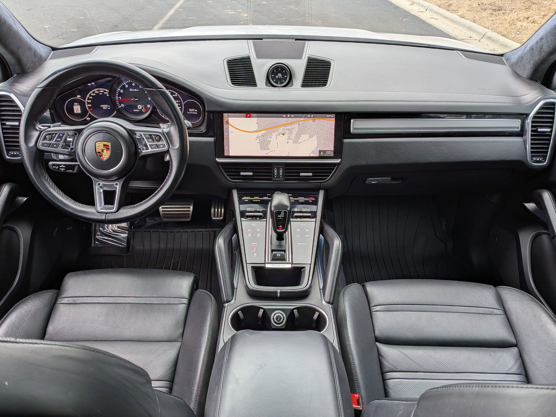 Used 2021 Porsche Cayenne Turbo image 31