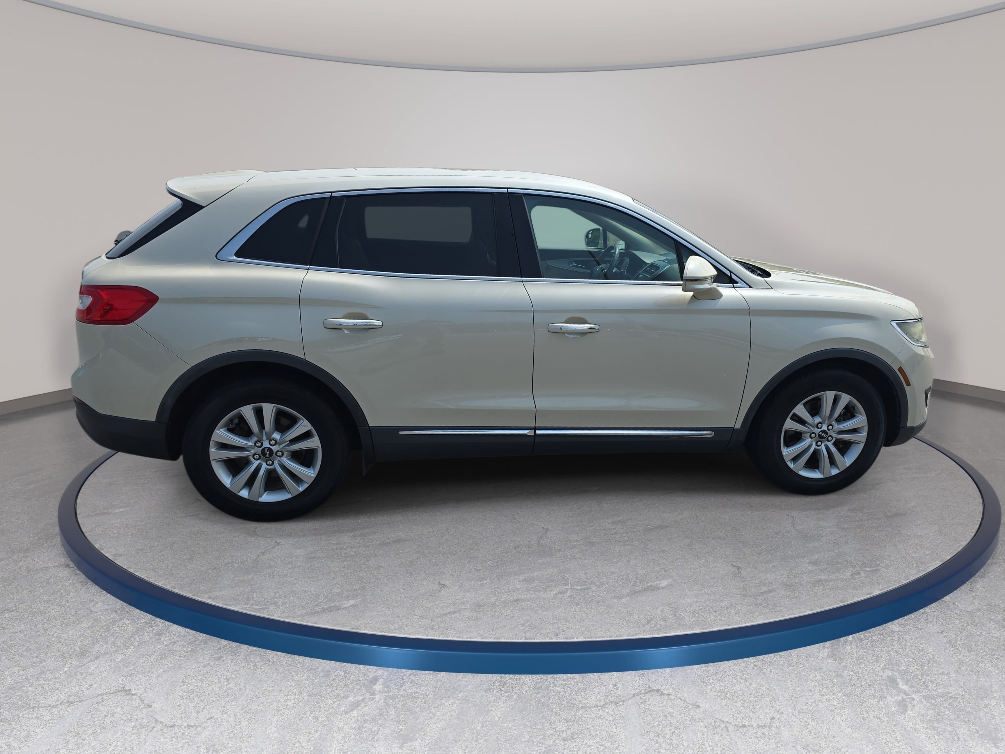 Used 2018 Lincoln MKX Premiere FWD image 4