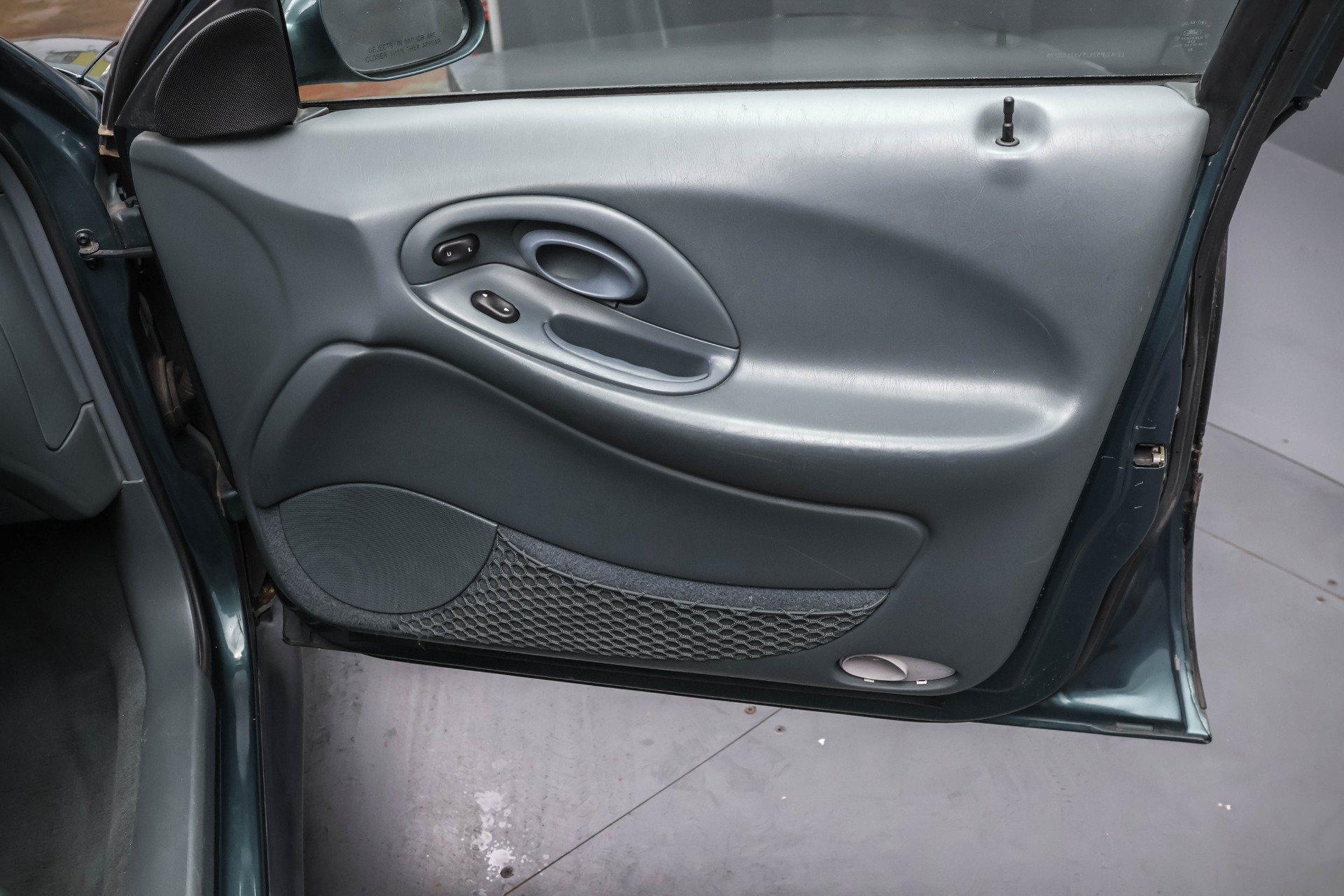 Used 1997 Ford Taurus GL FWD image 19