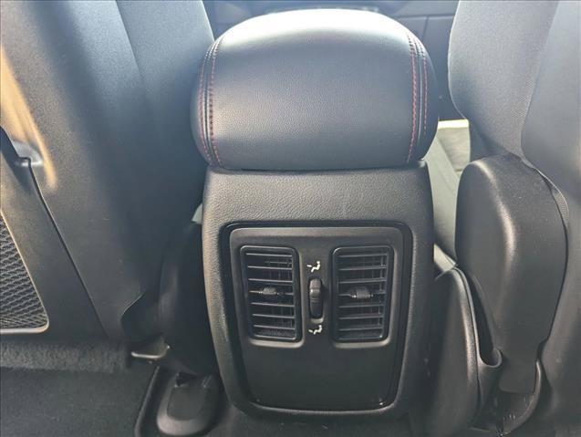 Used 2025 Dodge Durango GT AWD/4WD image 17
