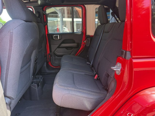 Used 2026 Jeep Wrangler Unlimited Sahara AWD/4WD image 13