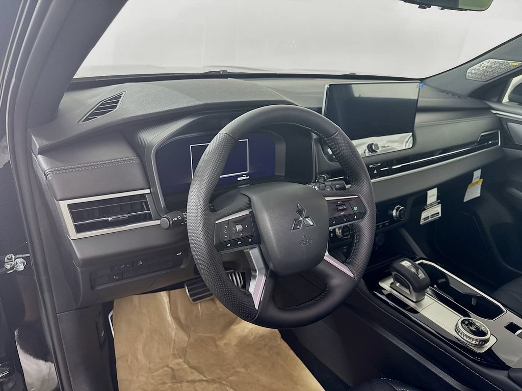 New 2026 Mitsubishi Outlander SEL Black Edition FWD image 9