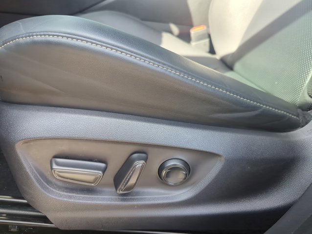 Used 2025 Toyota Crown Signia w/ Advanced Technology Package AWD/4WD image 9