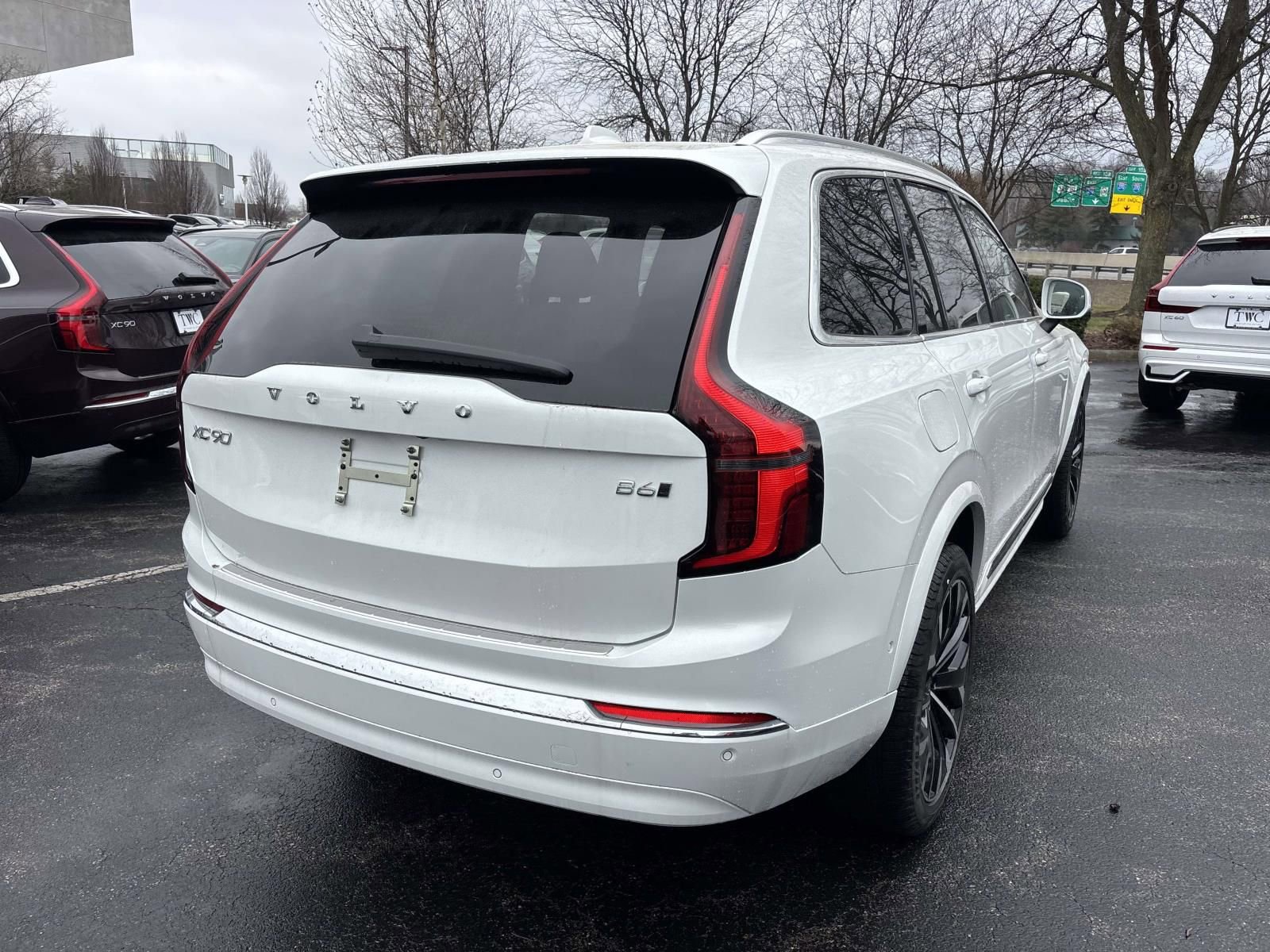 New 2026 Volvo XC90 B6 Plus w/ Protection Package Premier image 7