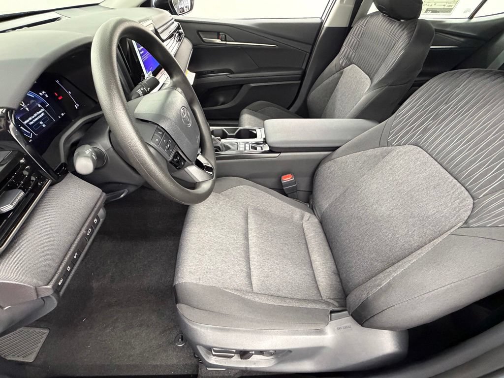 Used 2026 Toyota Camry LE w/ Convenience Package FWD image 17