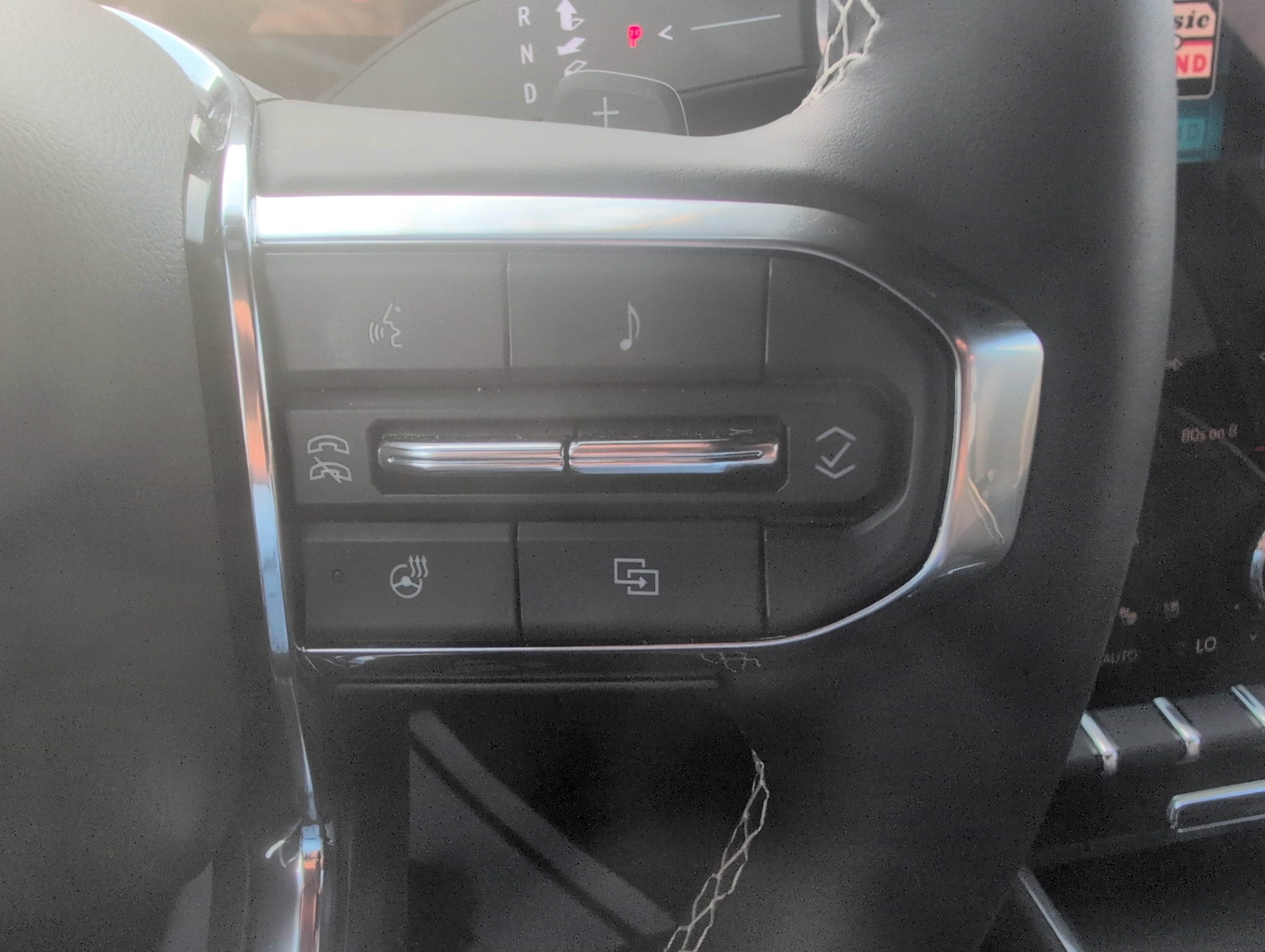 Used 2025 GMC Acadia Denali w/ Super Cruise Package image 23