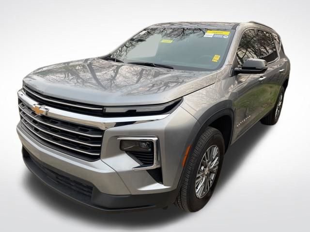 Used 2025 Chevrolet Traverse LT w/ LPO, Floor Liner Package image 4