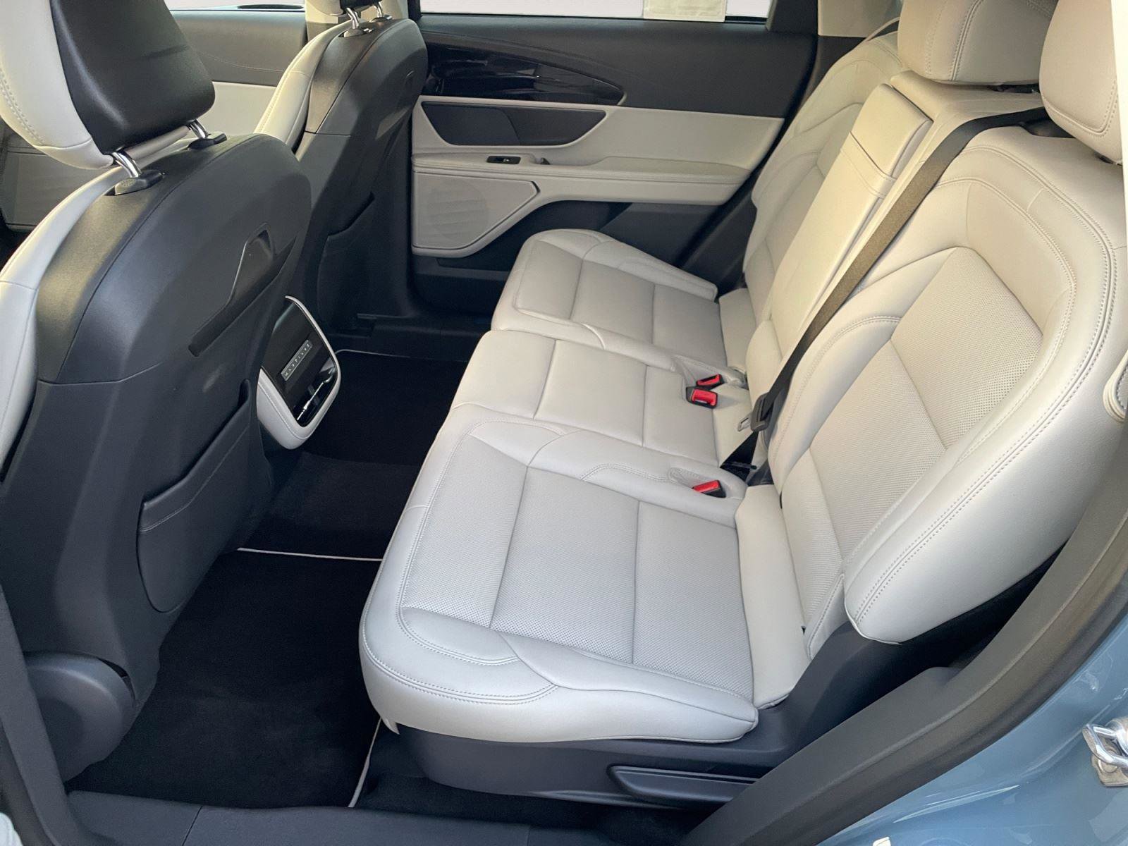 New 2026 Lincoln Nautilus Premier AWD/4WD image 13