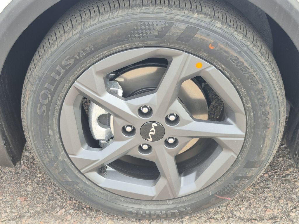 New 2026 Kia K4 LXS image 17