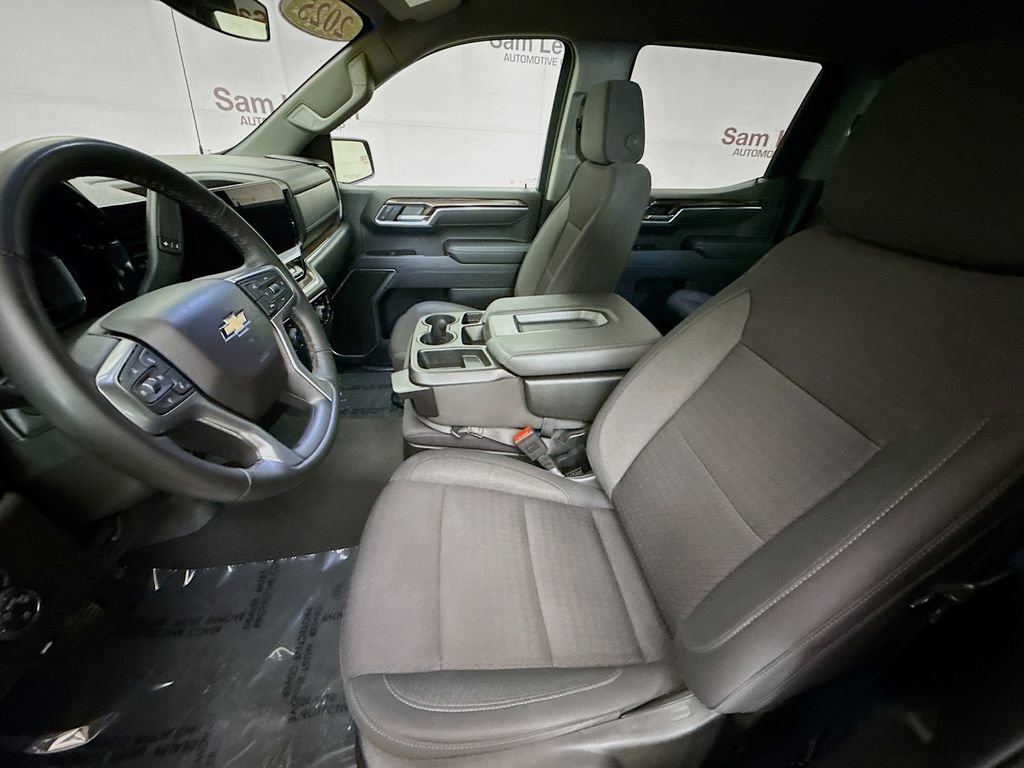 Used 2025 Chevrolet Silverado 1500 LT AWD/4WD image 24
