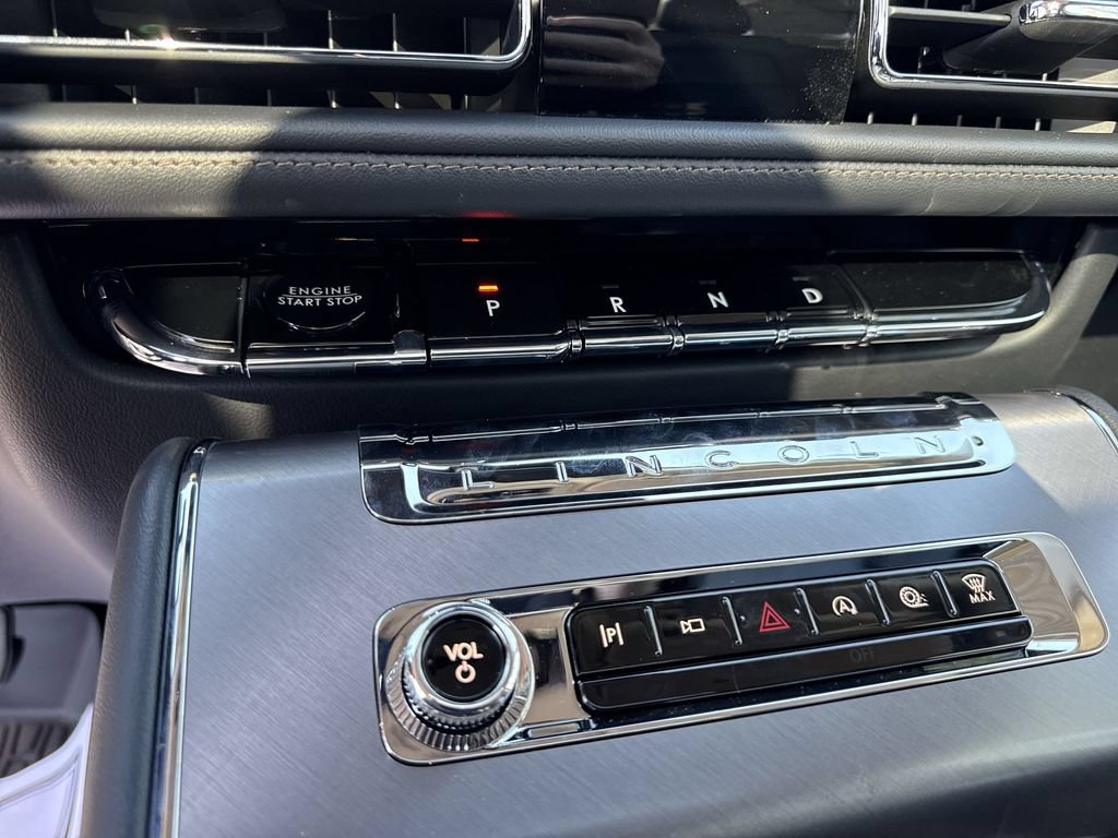 New 2026 Lincoln Aviator AWD w/ Jet Appearance Package image 20