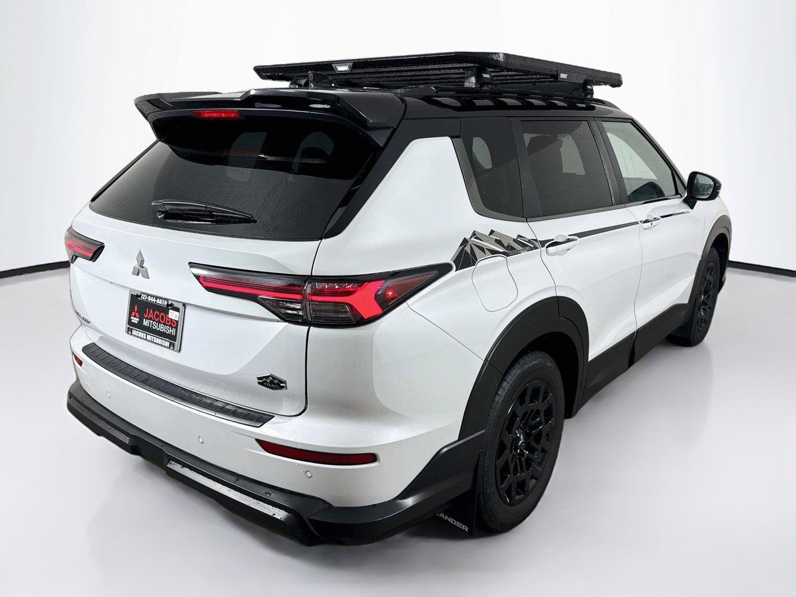 Used 2026 Mitsubishi Outlander AWD image 6