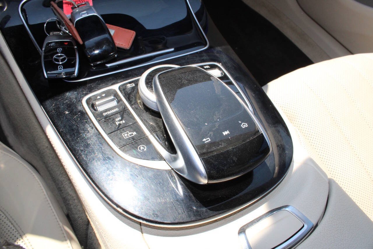 Used 2017 Mercedes-Benz E 400 4MATIC Wagon image 18