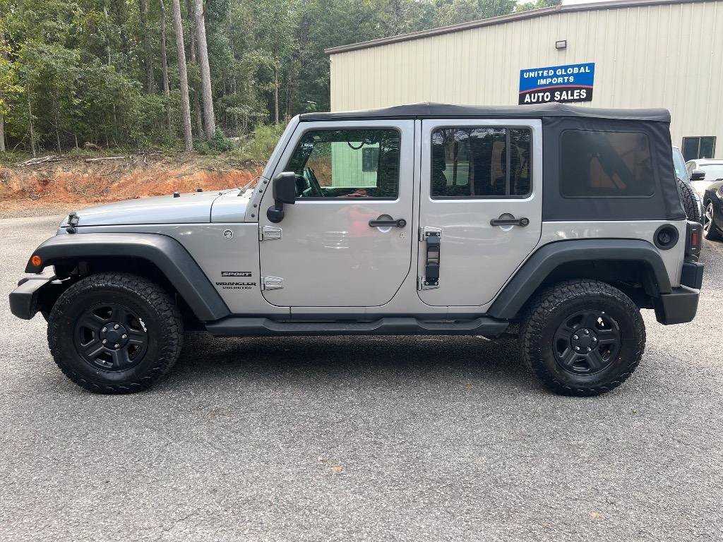 Used 2016 Jeep Wrangler Unlimited Sport w/ Connectivity Group AWD/4WD image 8