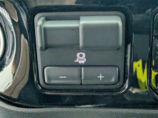 Used 2024 GMC Sierra 3500 SLT w/ SLT Premium Package image 24