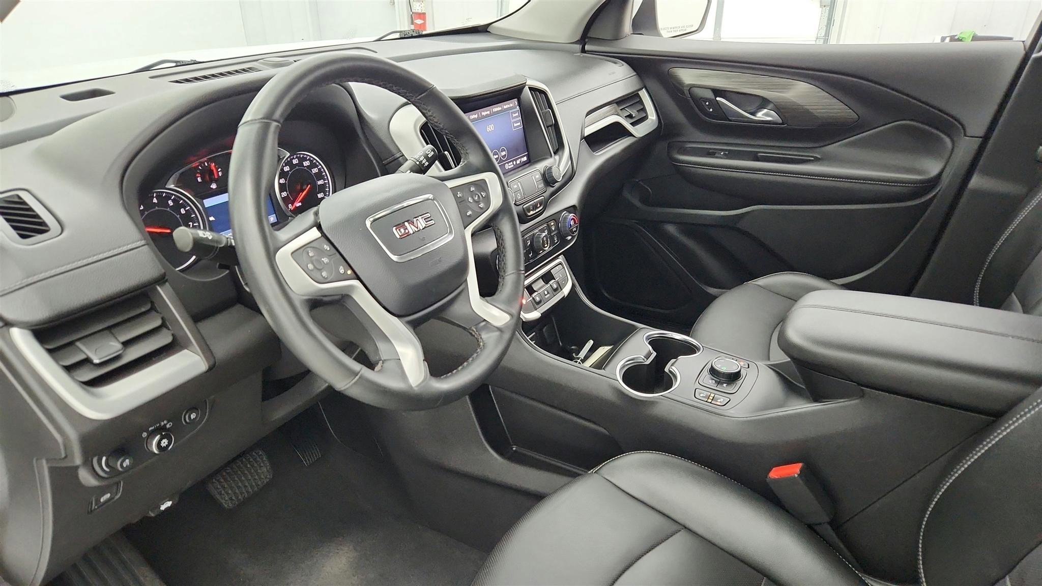Used 2024 GMC Terrain SLT image 21