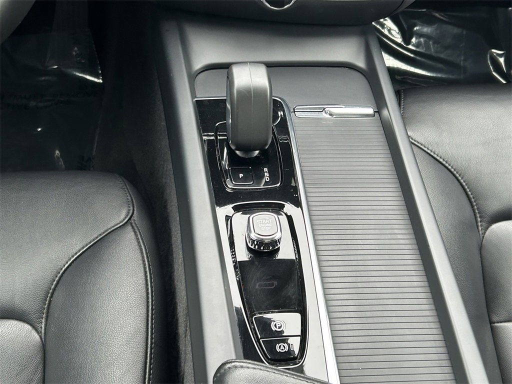 Used 2024 Volvo S60 B5 Core image 21