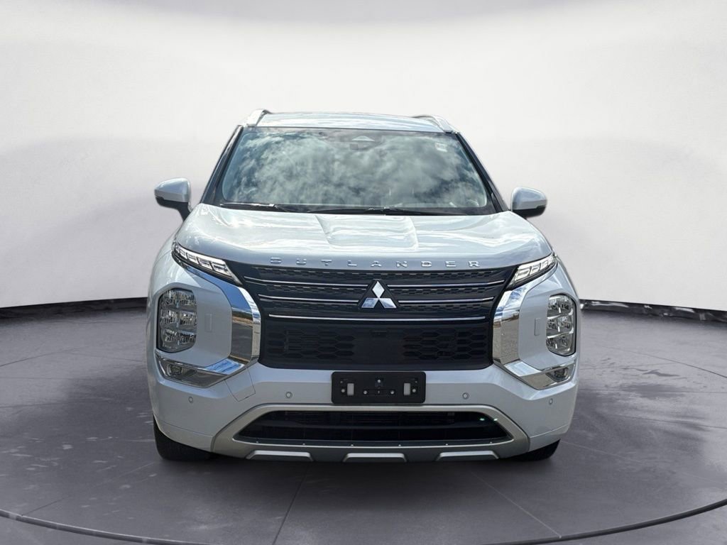 Used 2023 Mitsubishi Outlander AWD image 8