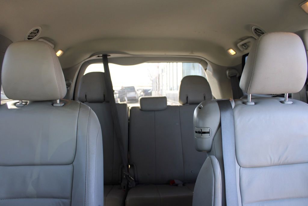 Used 2015 Toyota Sienna XLE image 29
