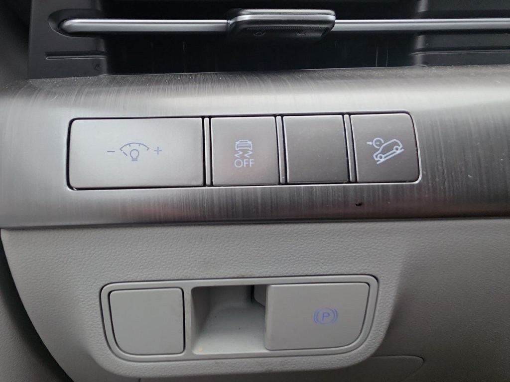 Certified 2024 Hyundai Kona SEL FWD image 21