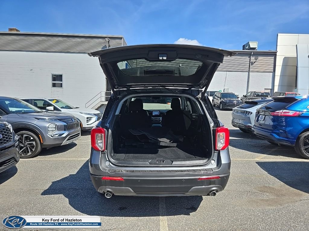 Used 2024 Ford Explorer XLT w/ Equipment Group 202A AWD/4WD image 15