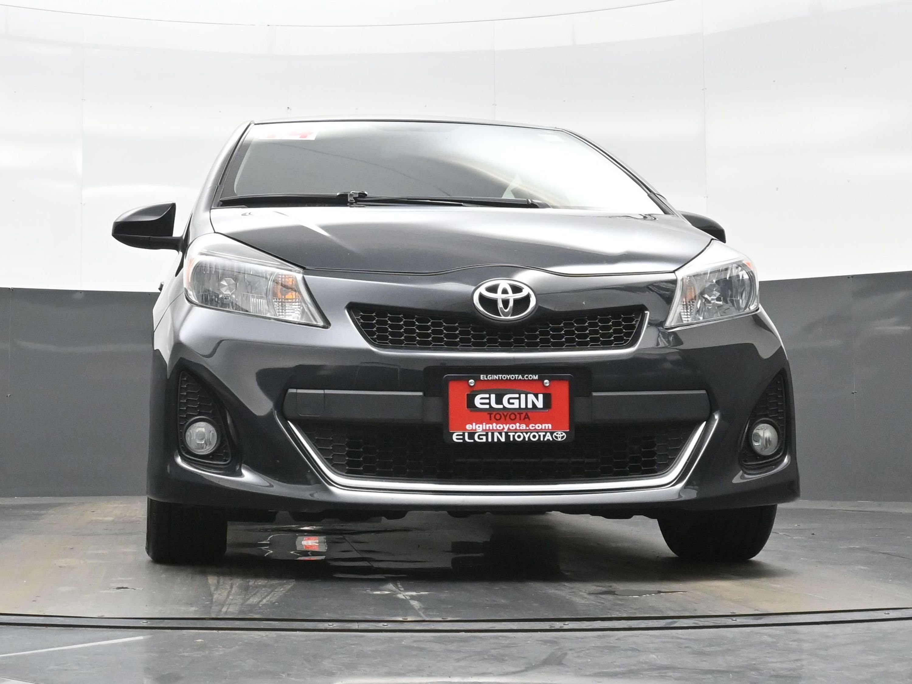Used 2014 Toyota Yaris SE FWD image 23