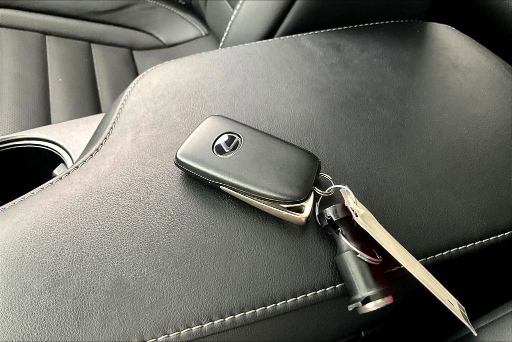 Used 2022 Lexus IS 350 F Sport image 13