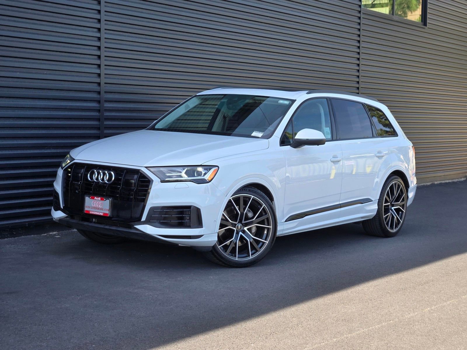 Used 2022 Audi Q7 3.0T Prestige w/ Prestige Package AWD/4WD image 1