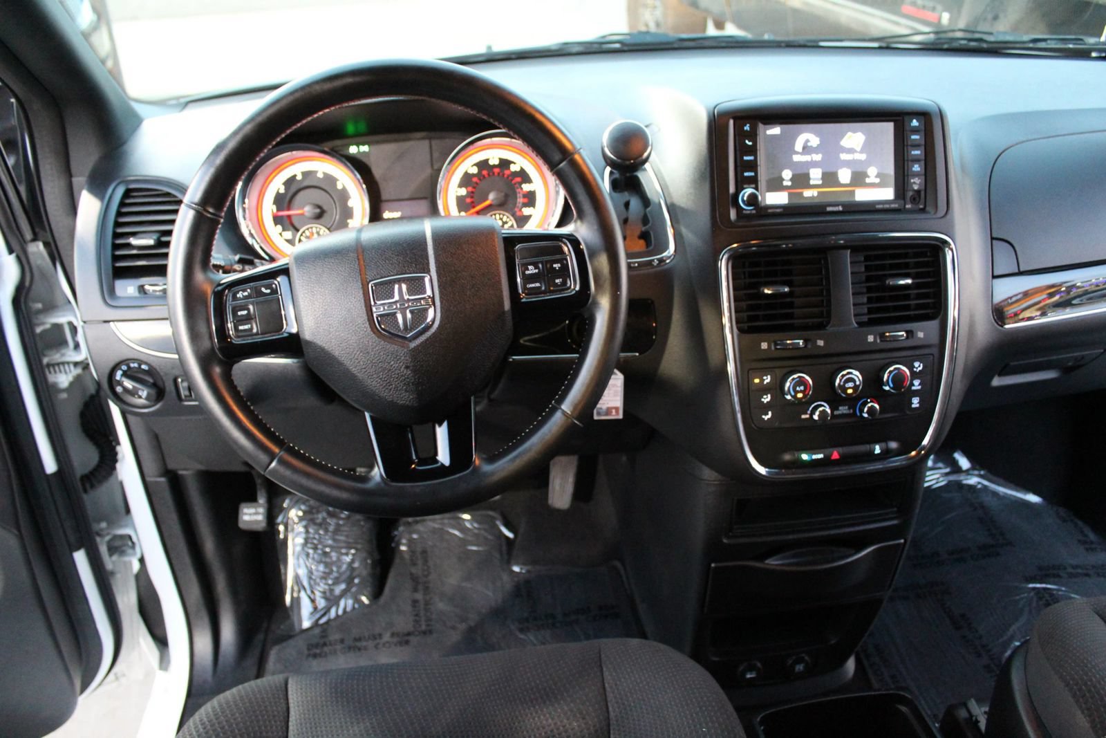 Used 2019 Dodge Grand Caravan SE FWD image 13