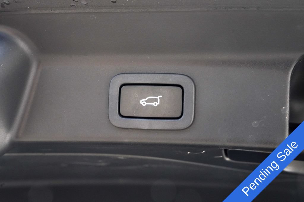 Used 2022 Jaguar F-PACE SVR AWD/4WD image 32