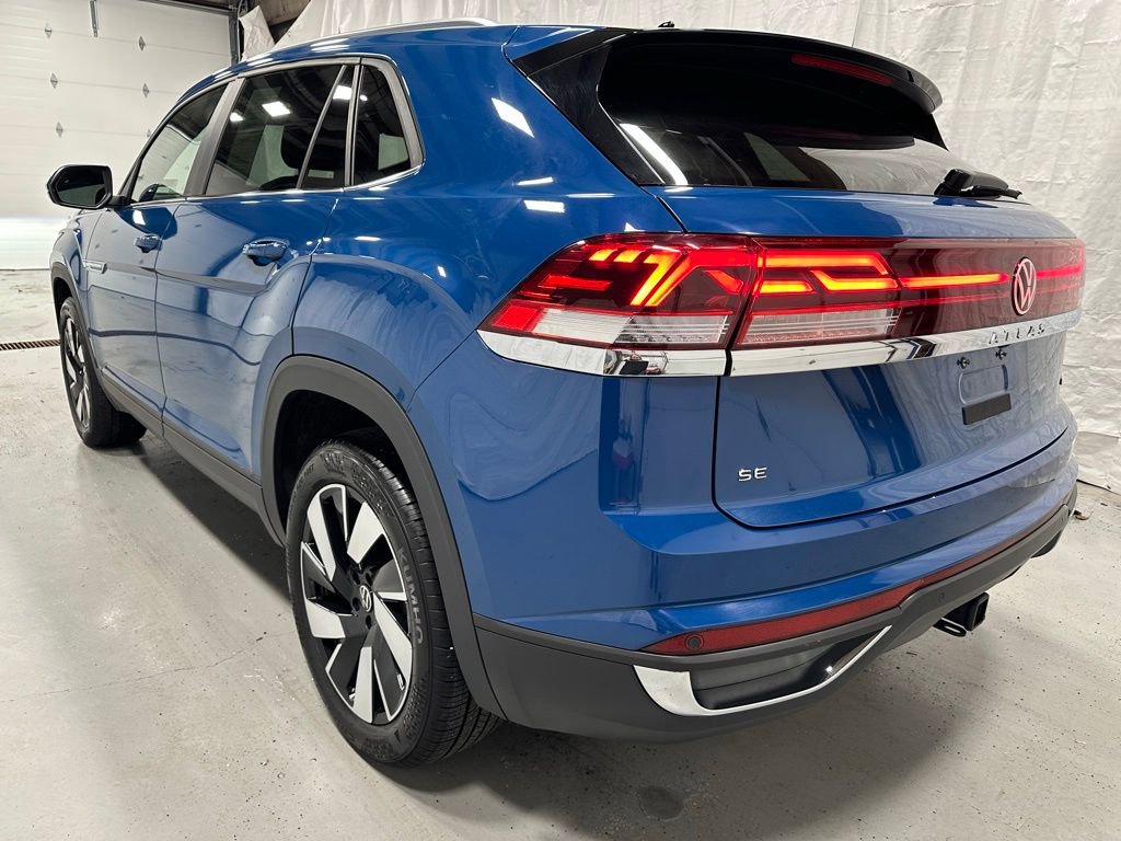 Used 2025 Volkswagen Atlas Cross Sport SE image 5