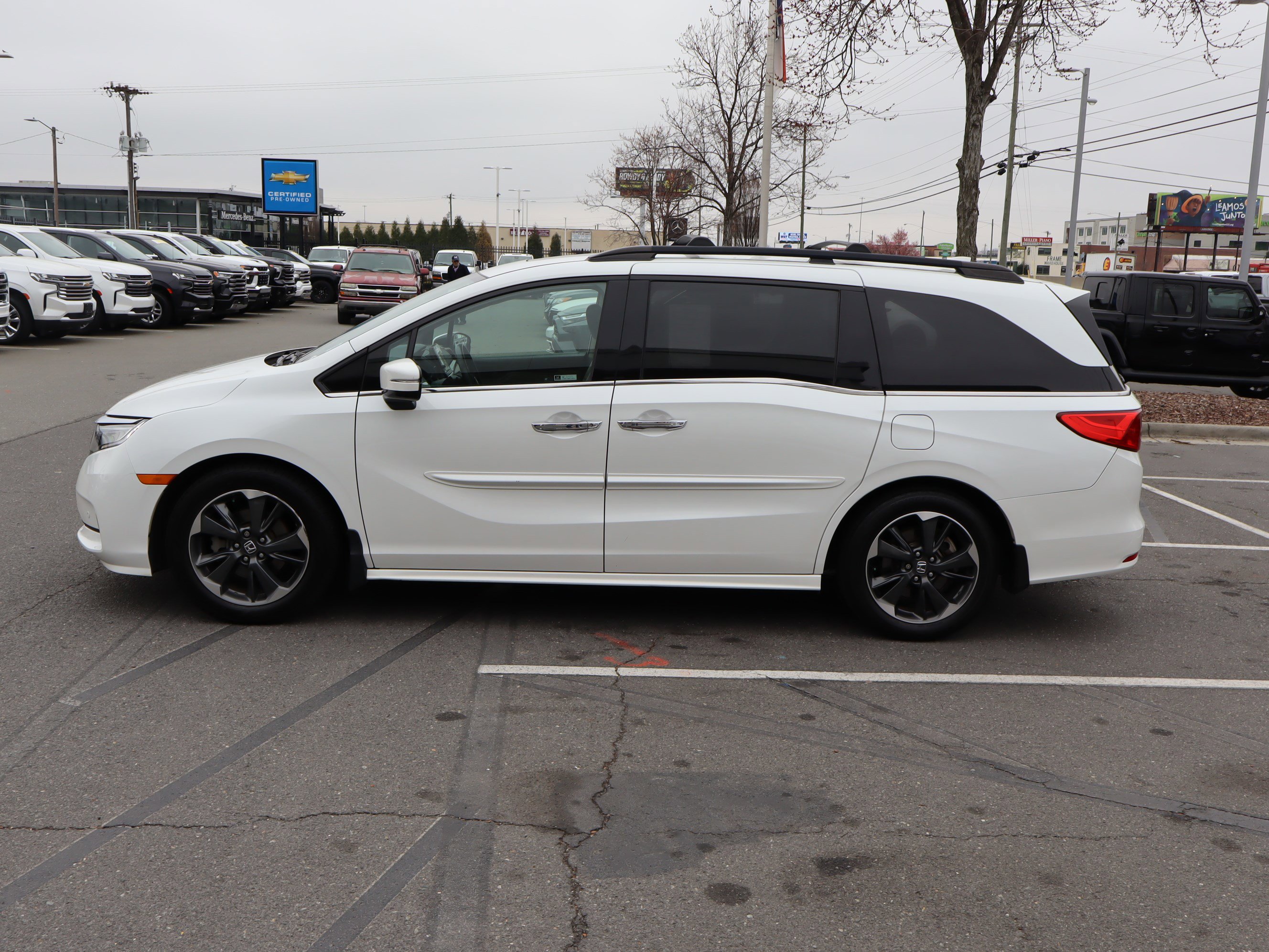 Used 2022 Honda Odyssey Elite image 7