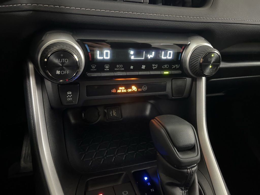 Used 2025 Toyota RAV4 XLE image 72