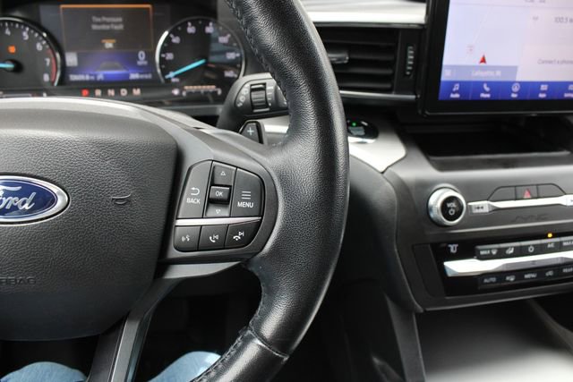 Used 2020 Ford Explorer XLT w/ Equipment Group 202A AWD/4WD image 12
