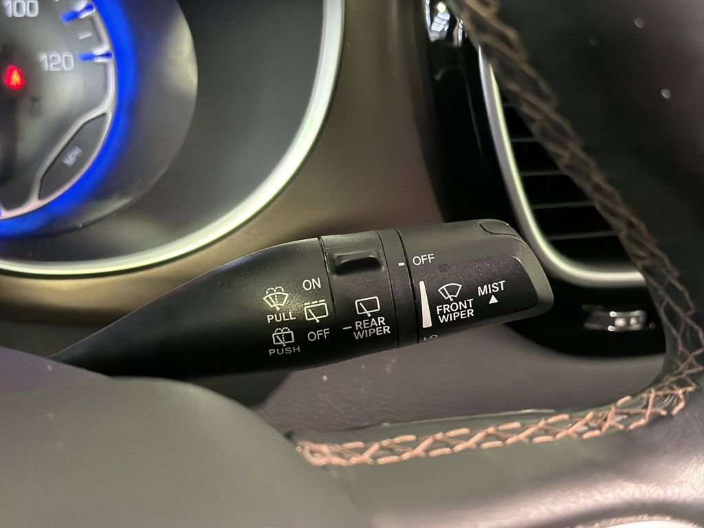 Used 2018 Chrysler Pacifica Touring-L Plus image 26