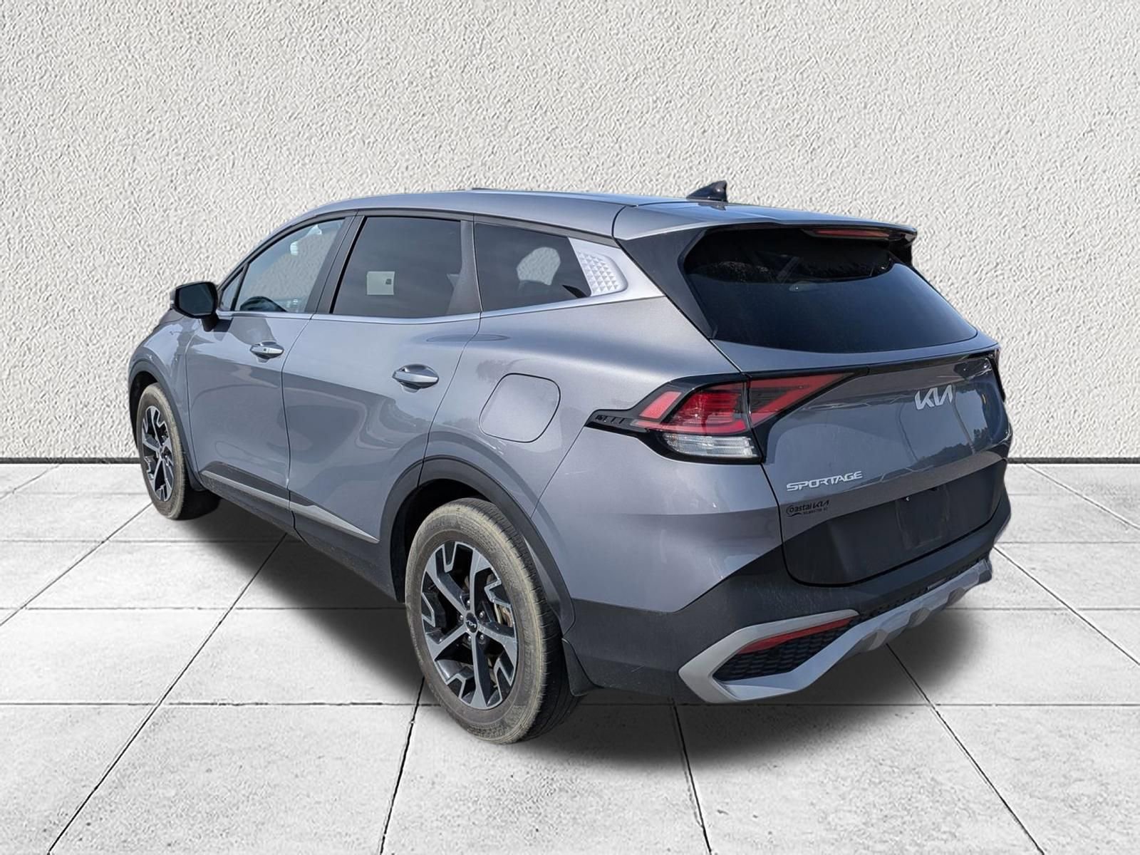 Used 2024 Kia Sportage EX image 5