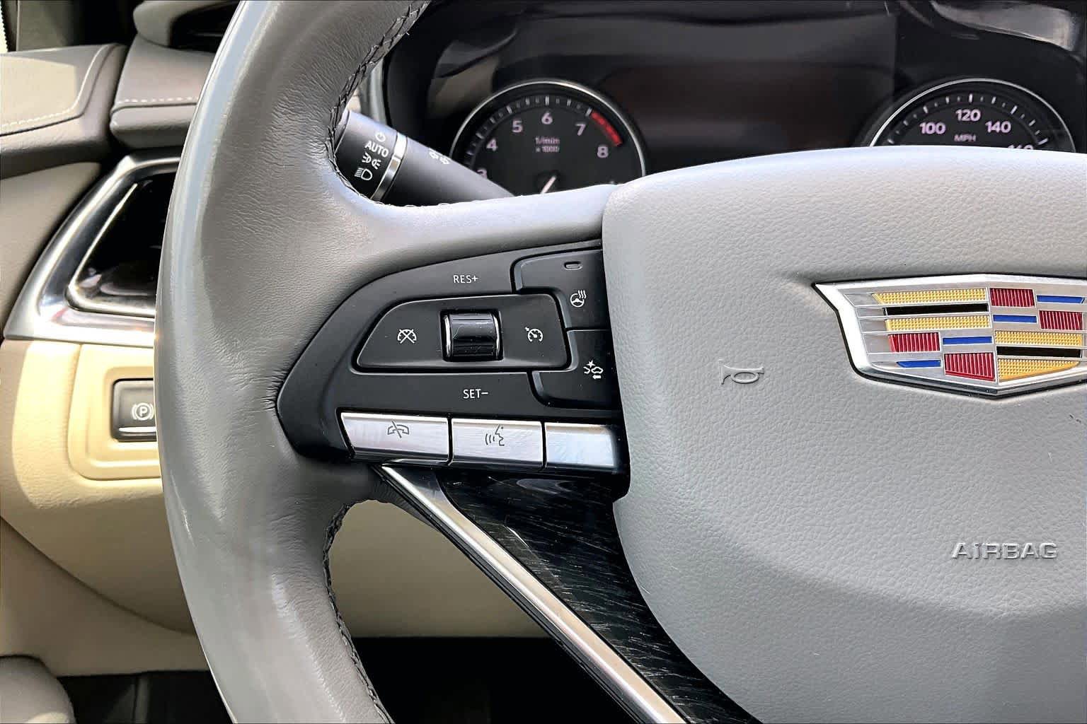 Used 2020 Cadillac XT6 Premium Luxury FWD image 21
