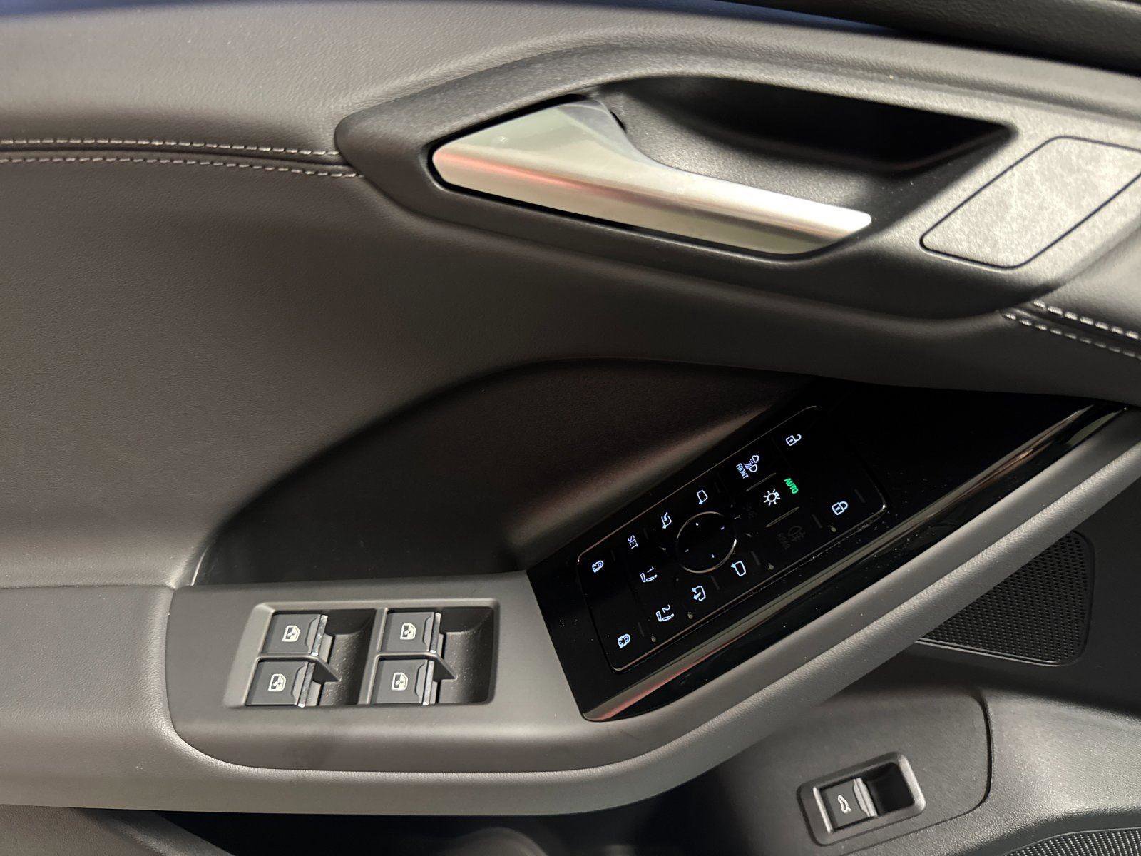 New 2027 Audi Q6 e-tron Premium Plus image 10