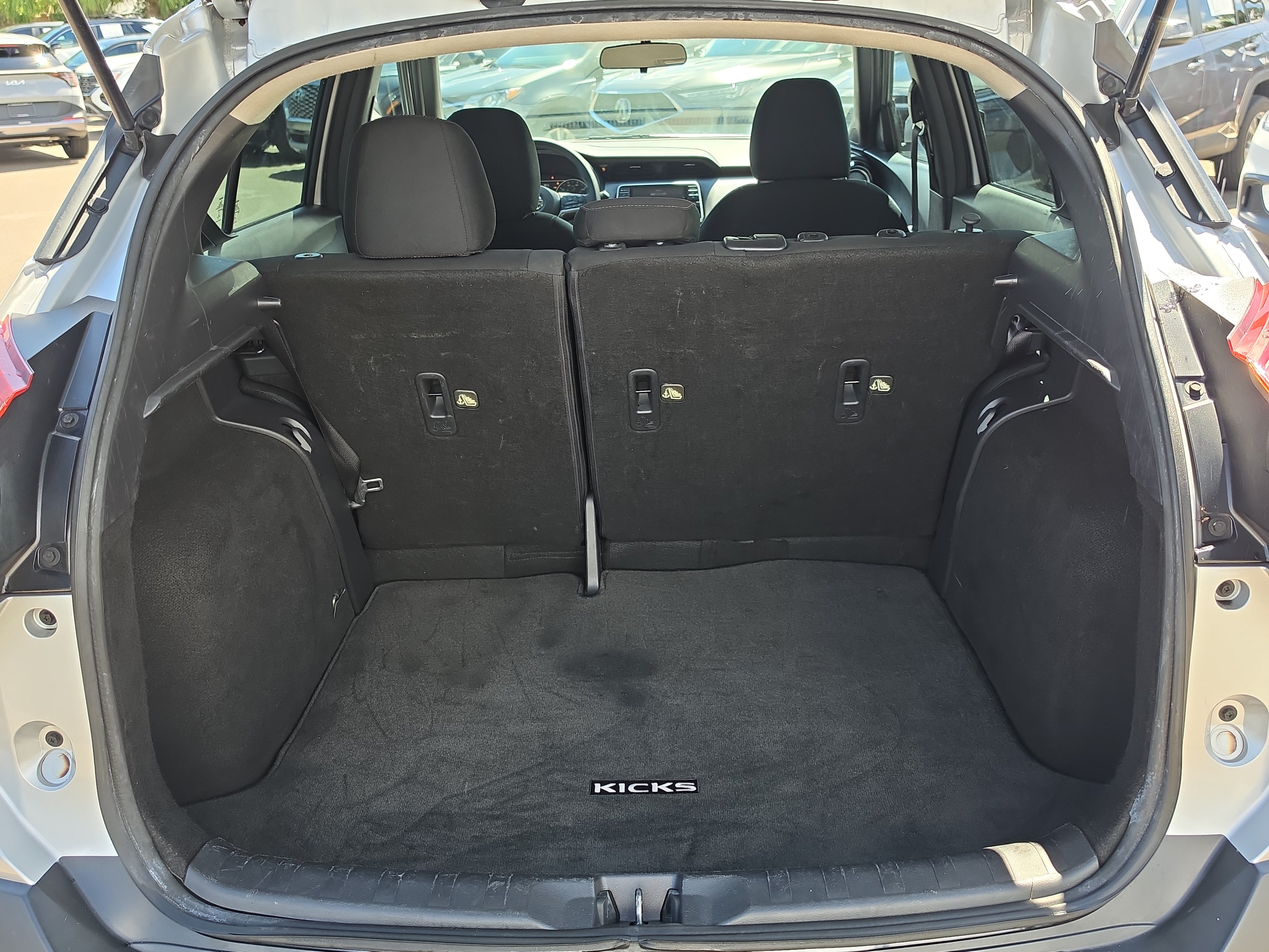 Used 2020 Nissan Kicks SV FWD image 10