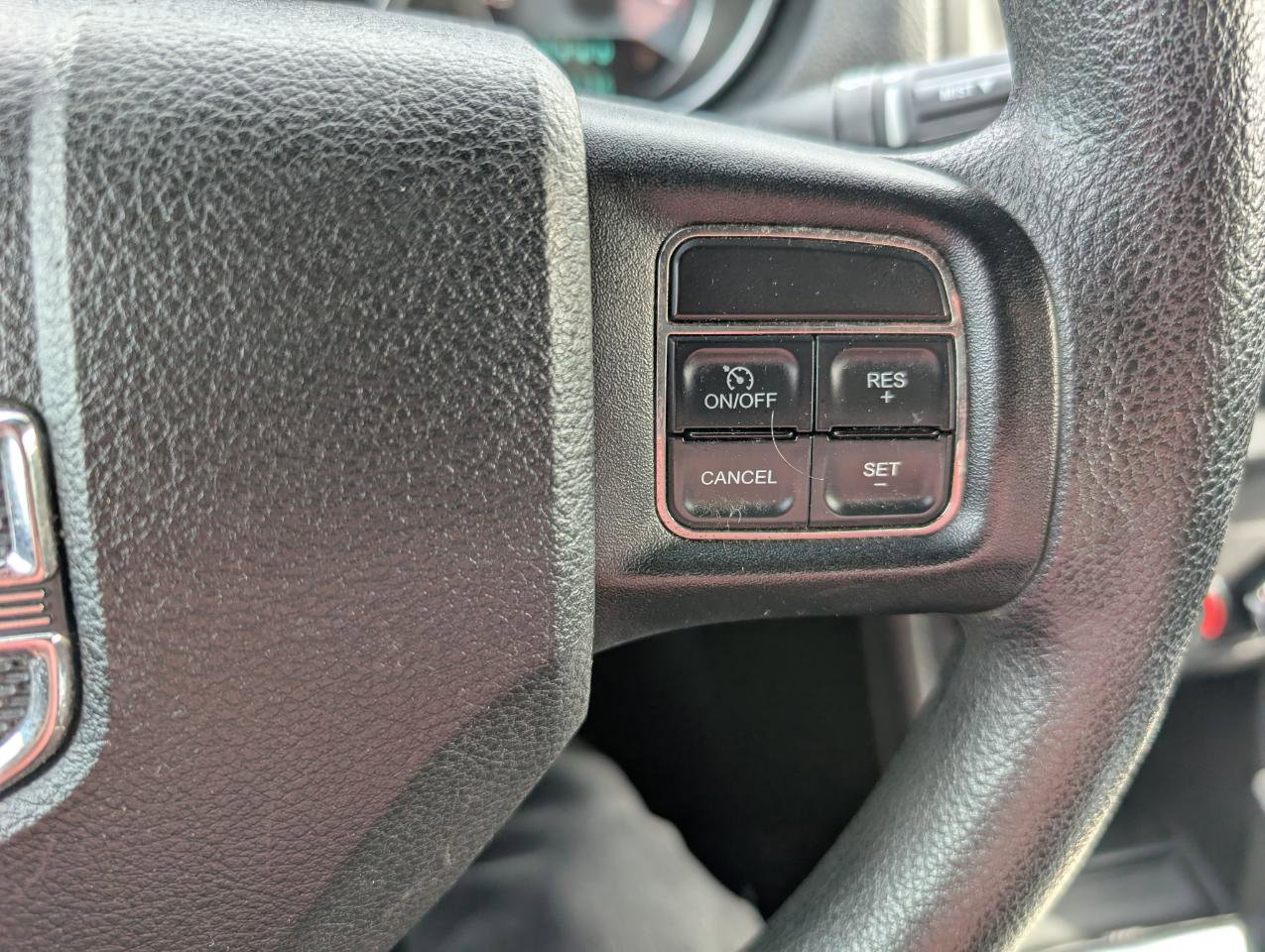 Used 2013 Dodge Avenger SE FWD image 18