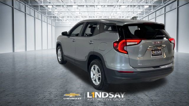 Used 2024 GMC Terrain SLE image 8
