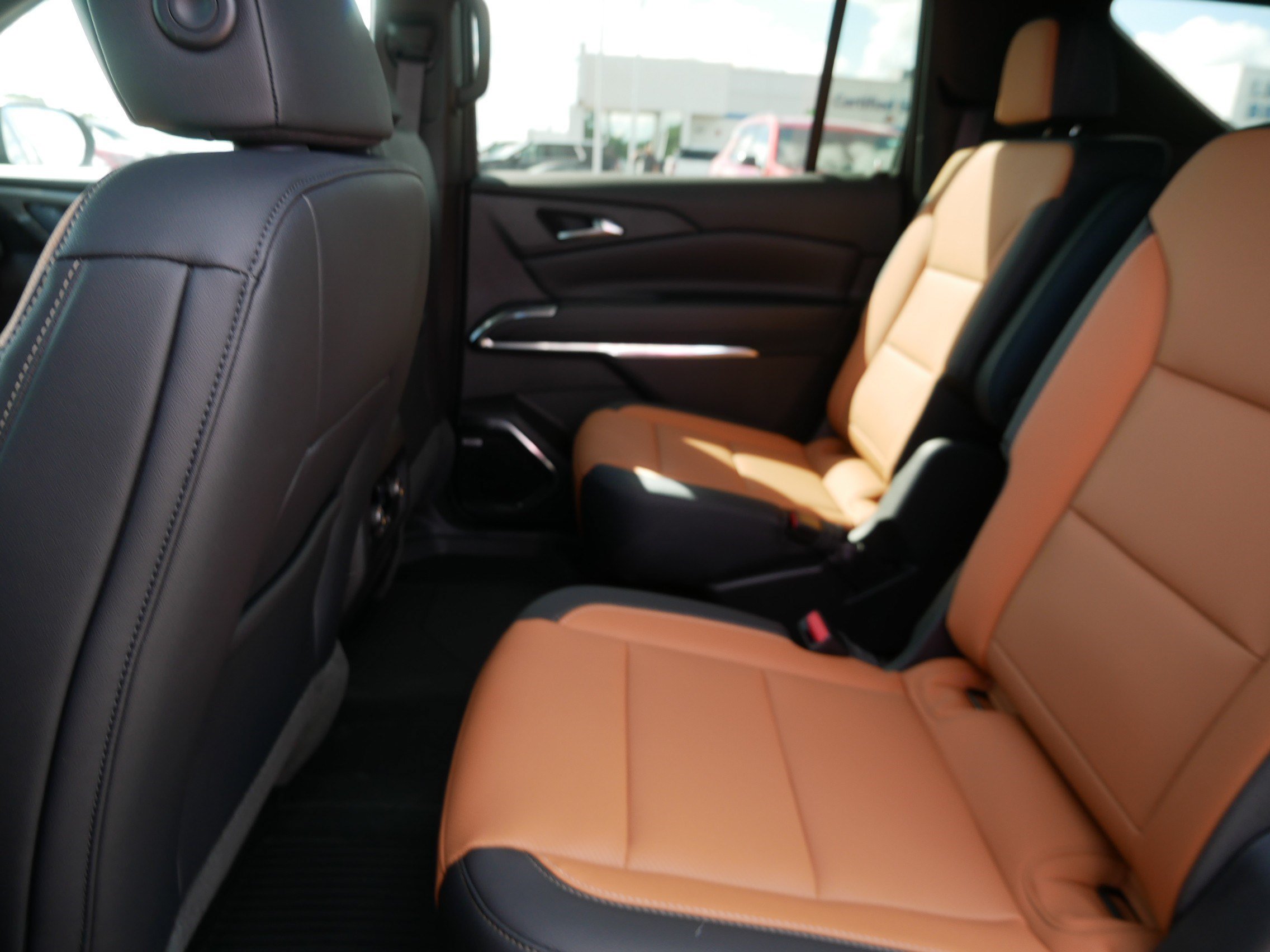 New 2027 Chevrolet Traverse Z71 w/ Enhanced Driving Package AWD/4WD image 5